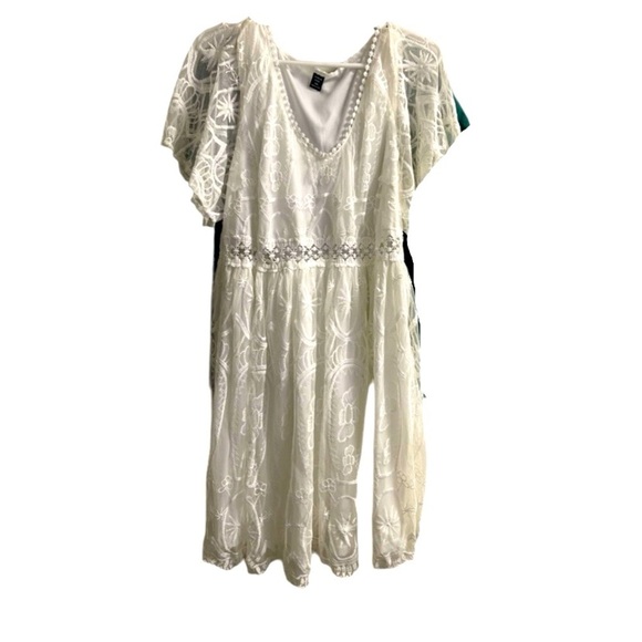SHEIN Dresses & Skirts - SHEIN never worn women’s white lace overlay white dress size 1x